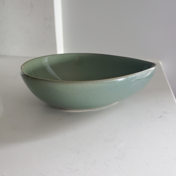 2 Teardrop green and earth accent bowls - Picture 2 of 4